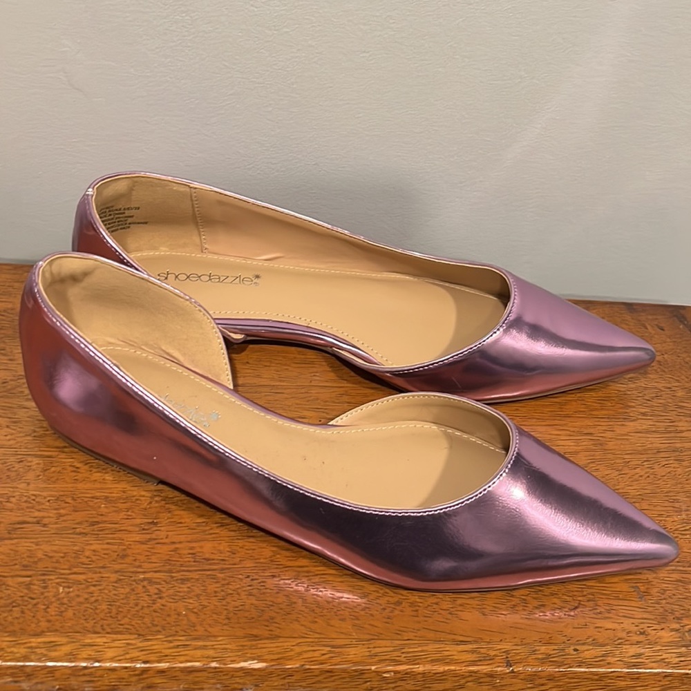 Metallic flats, NWT!